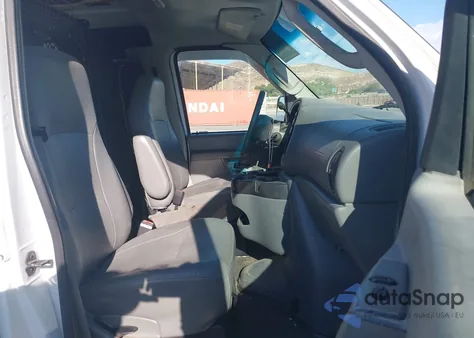 2007 Ford E-250 Commercial/Recreational z USA, uszkodzony, nr VIN 1FTNS24L07DA38220